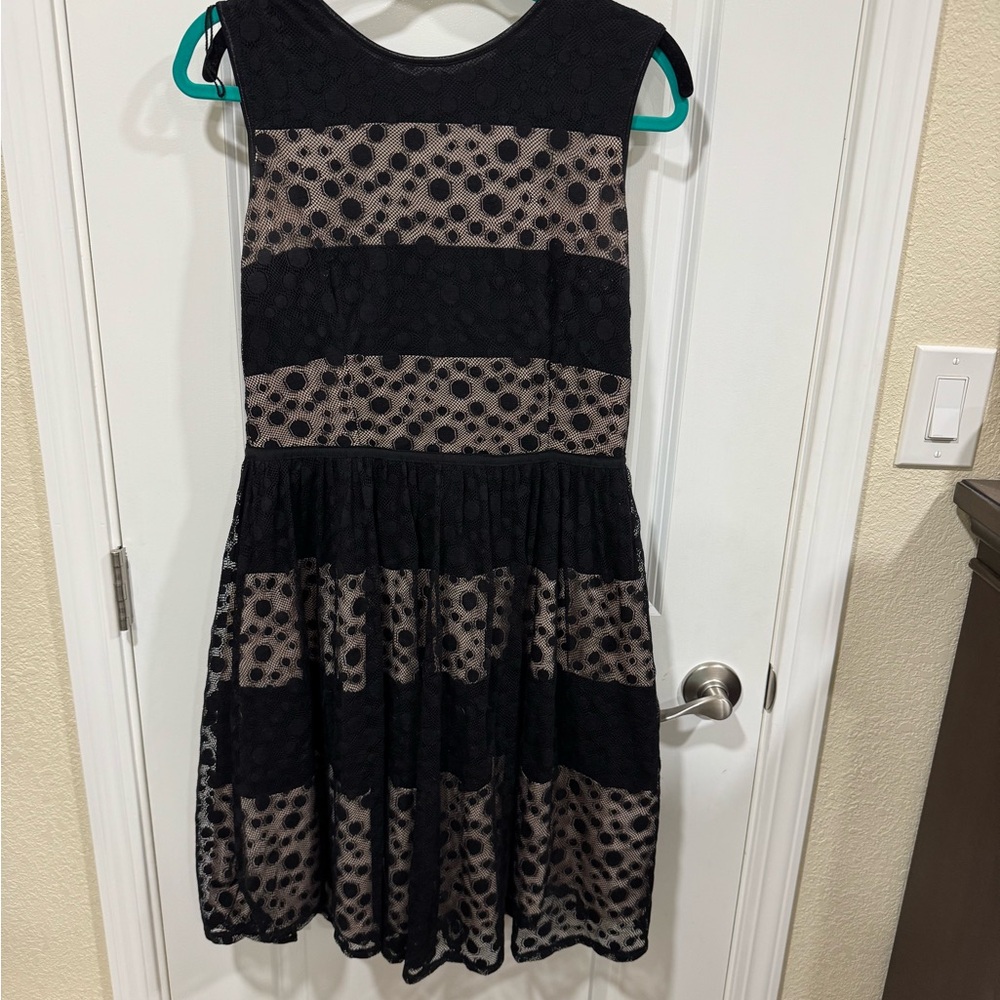 London Style Black and Beige Midi Dress